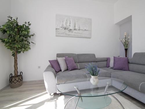 Apartments Isabora Two Bedroom Apartment with Terrace and Partial Sea View Nea