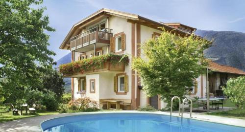 Stöckerhof Apartment Herz — 4-Star Luxury Hotel in Merano, Italy