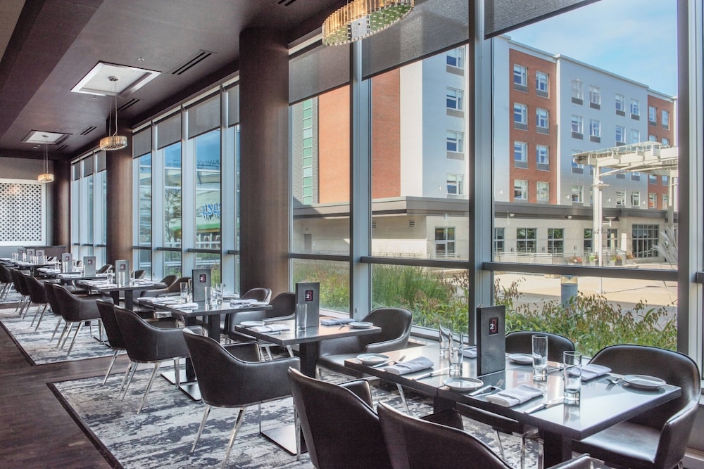 Renaissance by Marriott Boston Patriot Place Hotel - photo 35