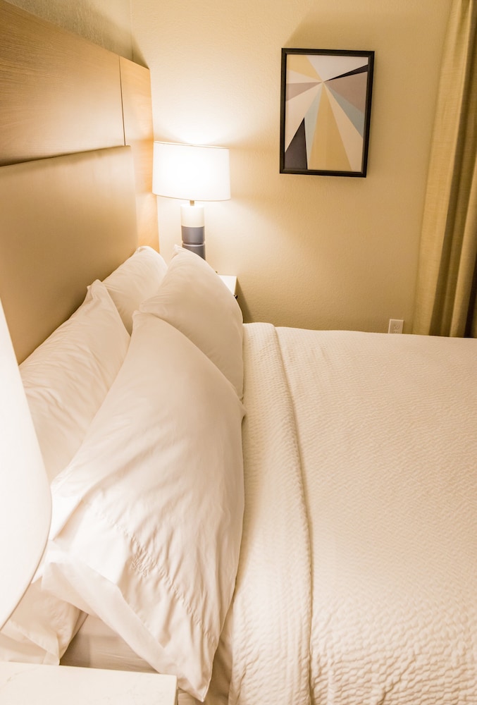 Candlewood Suites Richmond South by IHG - photo 29