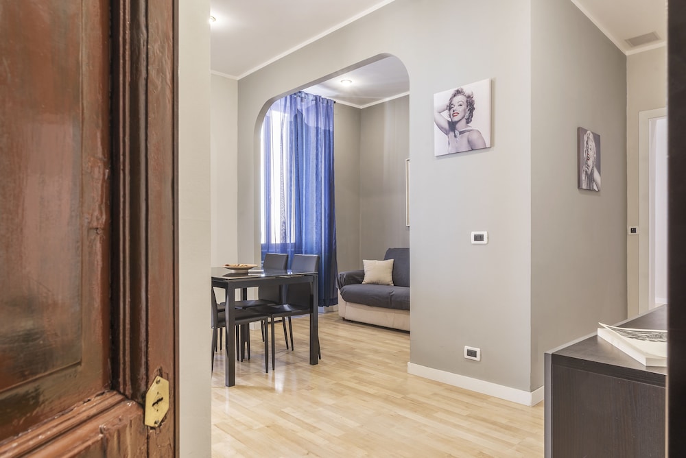 Vittorio Emanuele Apartment — 4-Star Luxury Hotel in Rome, Italy