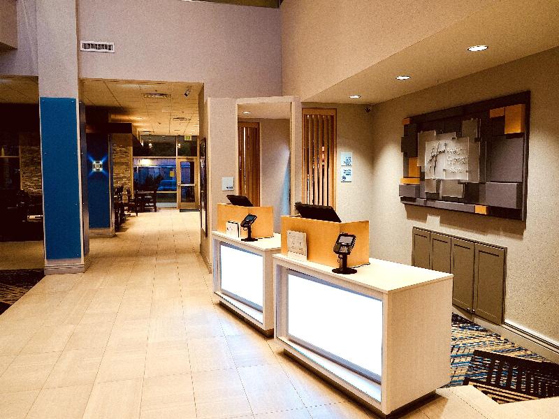 Holiday Inn Express & Suites Denver Aurora Medical Campus by IHG - photo 8