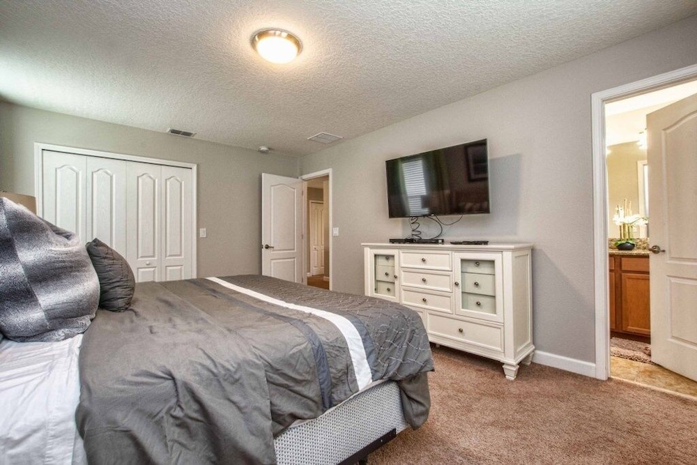 Spacious Family Getaway W Resort 3154pp 5 Bedroom Home by RedAwning - photo 7