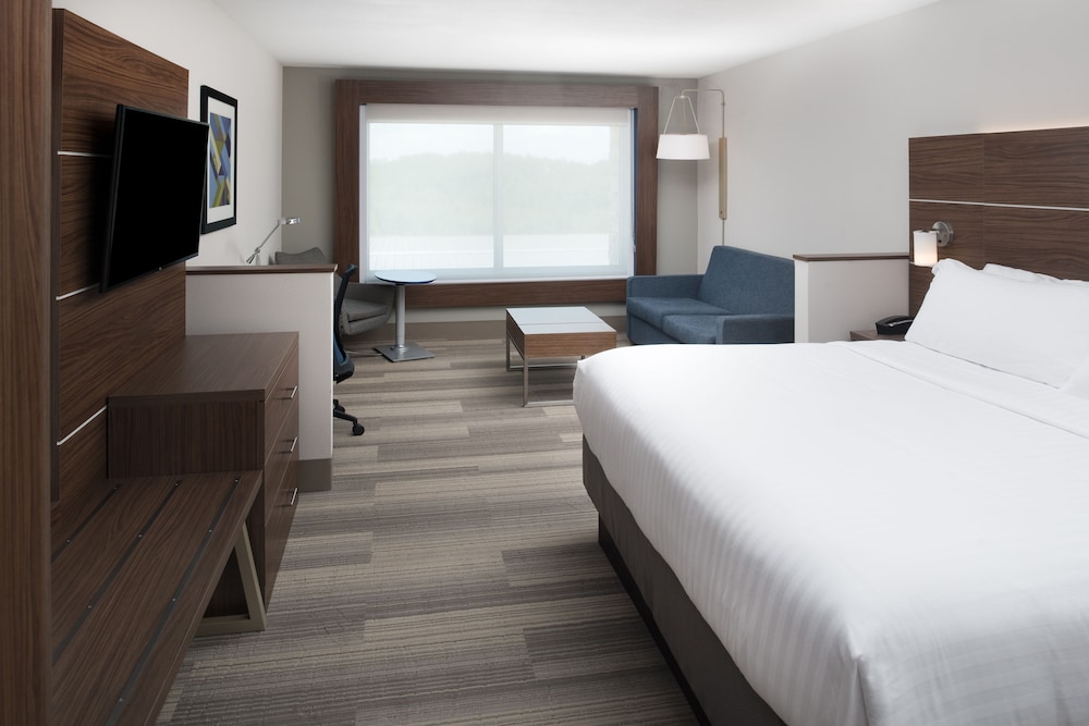 Holiday Inn Express & Suites Kingdom City by IHG - photo 10