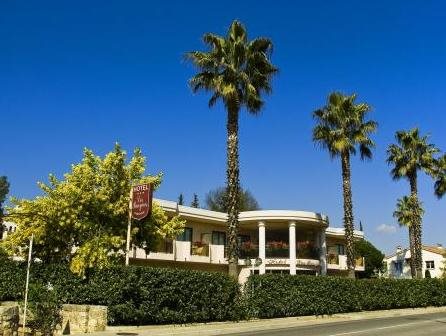 Les Bruy res — hotel in Mandelieu-La-Napoule