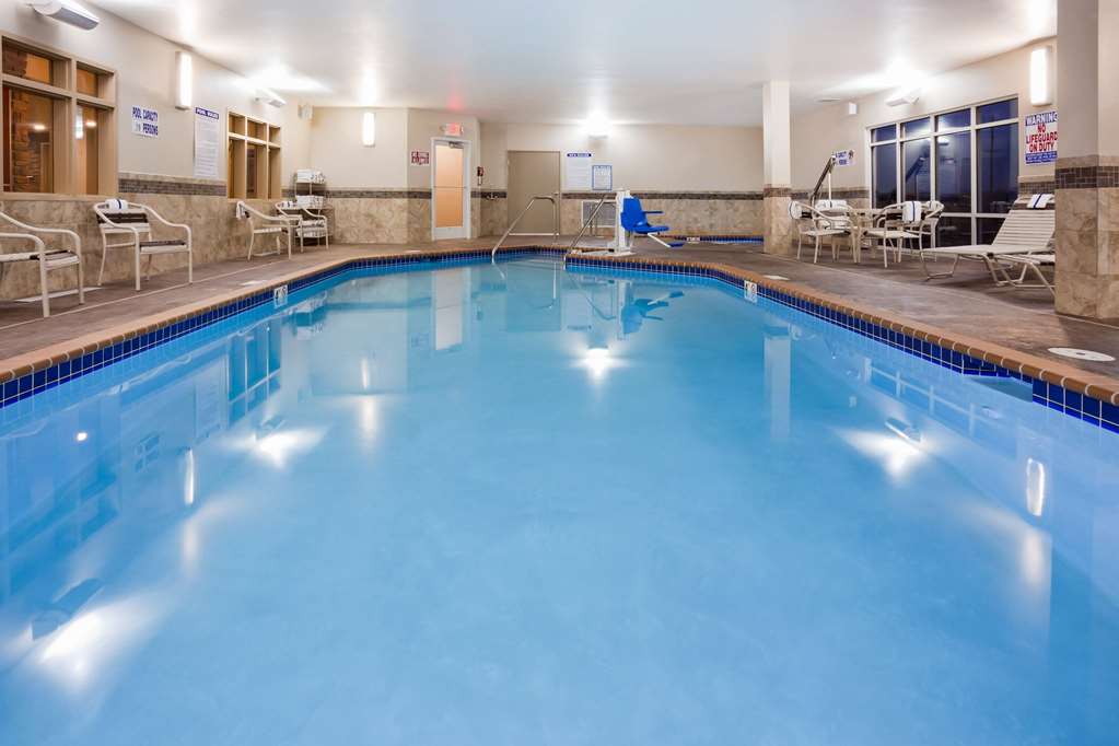 AmericInn by Wyndham DeWitt - photo 5