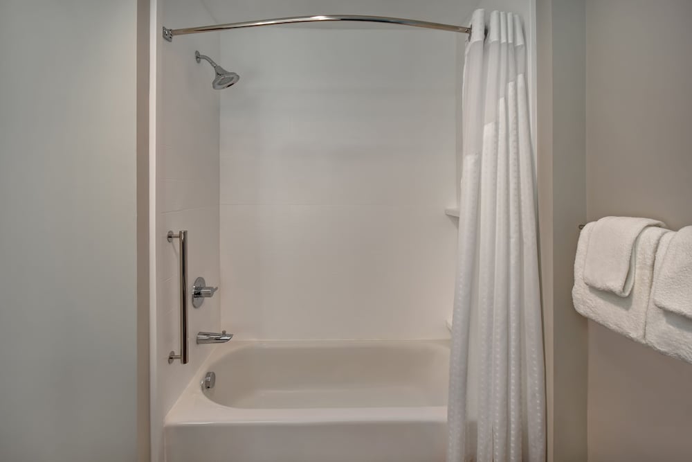 Holiday Inn Express & Suites Galveston Beach by IHG - photo 21