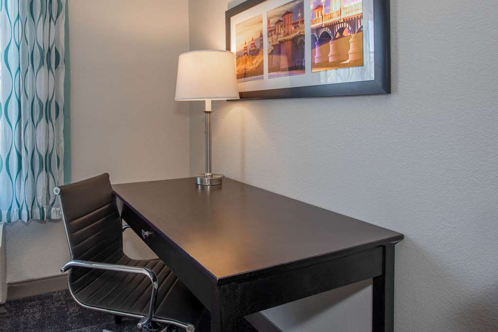 La Quinta Inn & Suites by Wyndham St. Augustine - photo 15