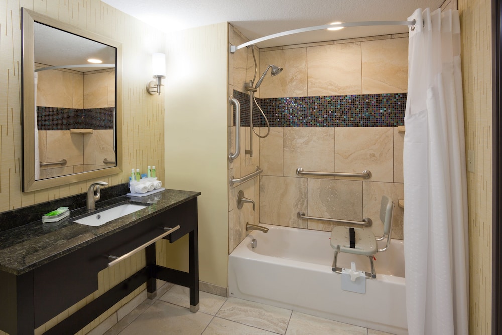 Holiday Inn Express & Suites Davenport by IHG - photo 17