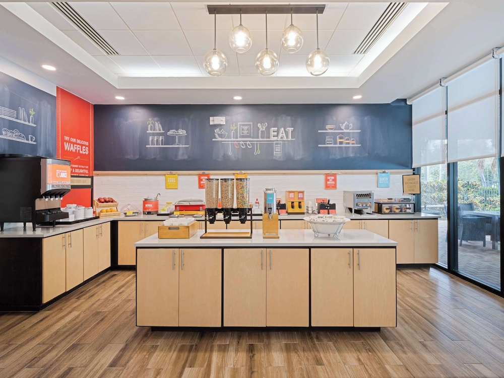 Hampton Inn Boca Raton Deerfield Beach - photo 40