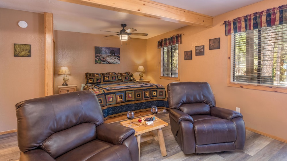 Upper Canyon Inn & Cabins - photo 25