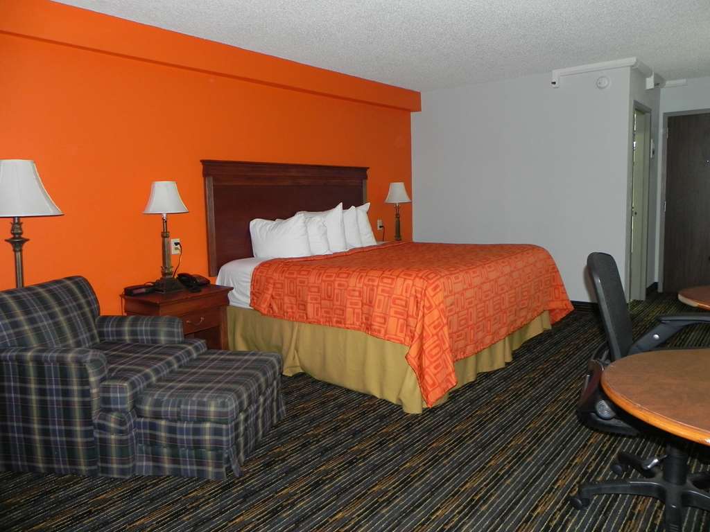 Howard Johnson by Wyndham Lexington - photo 8