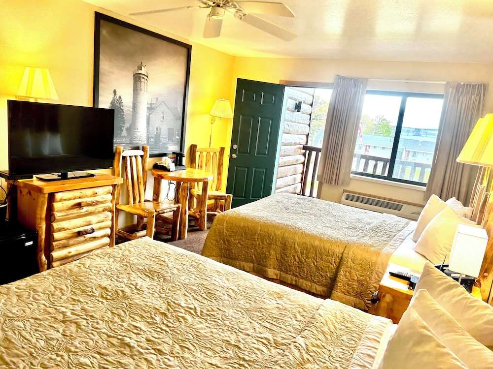 Super 8 by Wyndham Bridgeview of Mackinaw City - photo 11