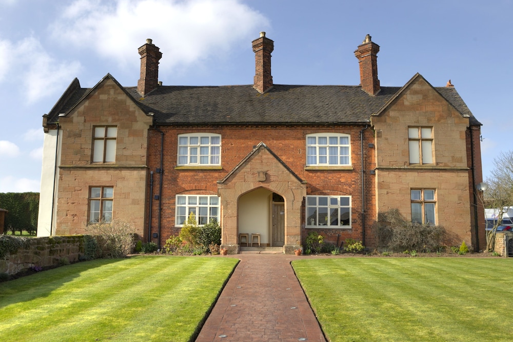 Old Hall House Nec — 4-Star Luxury Hotel in Coventry, United Kingdom