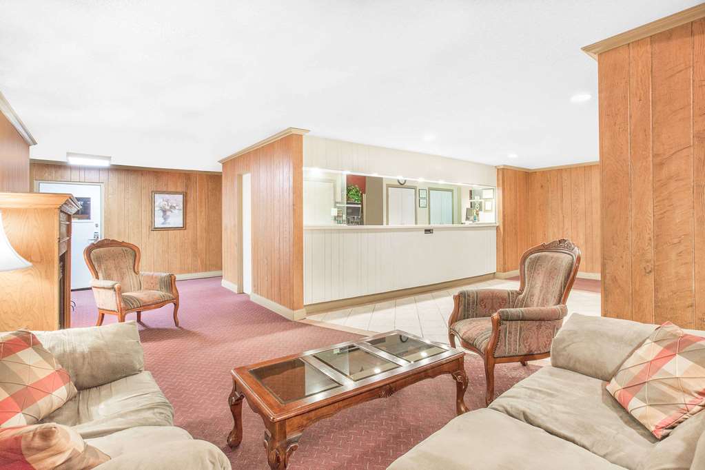 Howard Johnson by Wyndham Staunton - photo 7