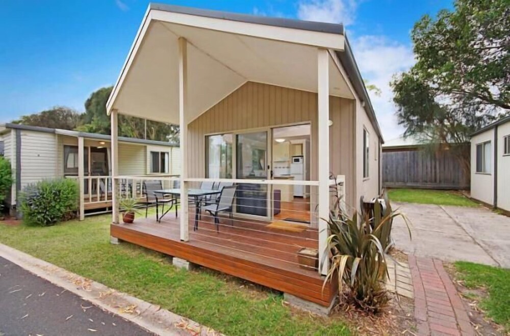 Ocean Grove Holiday Park — 4-Star Luxury Hotel in Ocean Grove, Australia