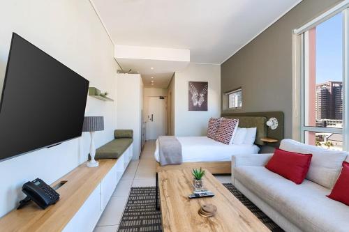 Bright & Chic Studio at The Rose