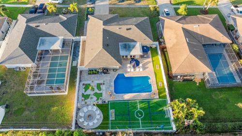 Resort Villa Heated Pool With Golf Plus Firepit And Turf Sports — West Palm Beach