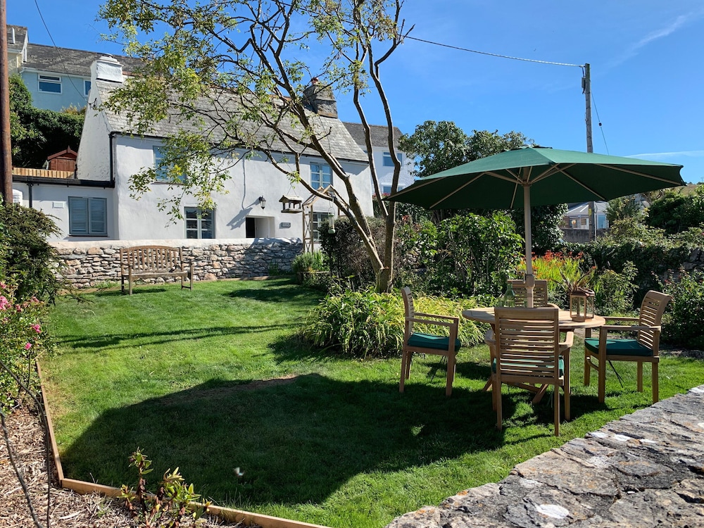 Clover Cottage — 4-Star Luxury Hotel in Plymouth, United Kingdom