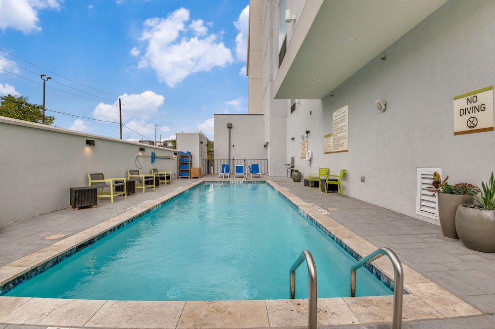 Home2 Suites Dallas Medical - photo 12