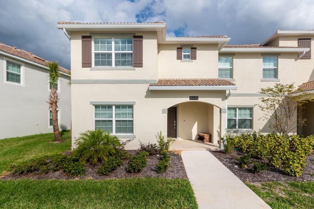 8945 SD Elegant 5 bed Townhome Private Pool — 4-Star Luxury Hotel in Kissimmee, United States