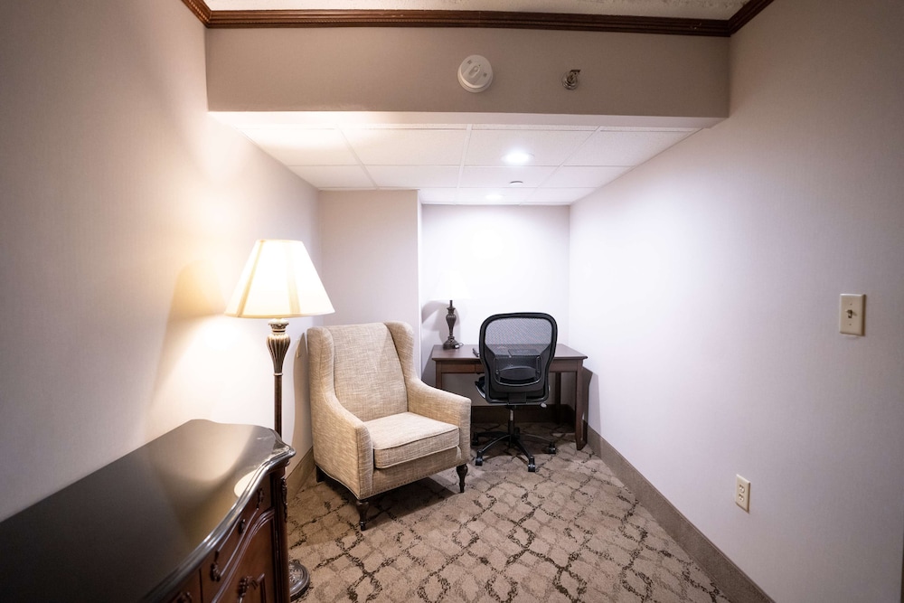 Best Western Plus Fairfield Executive Inn - photo 11
