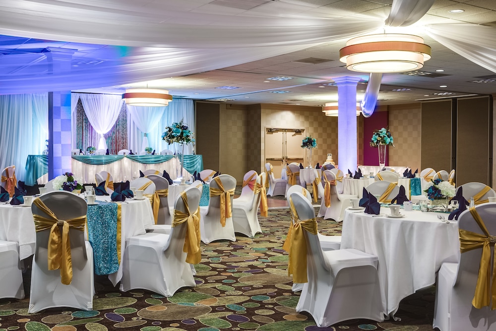 Holiday Inn & Suites Overland Park West by IHG - photo 43