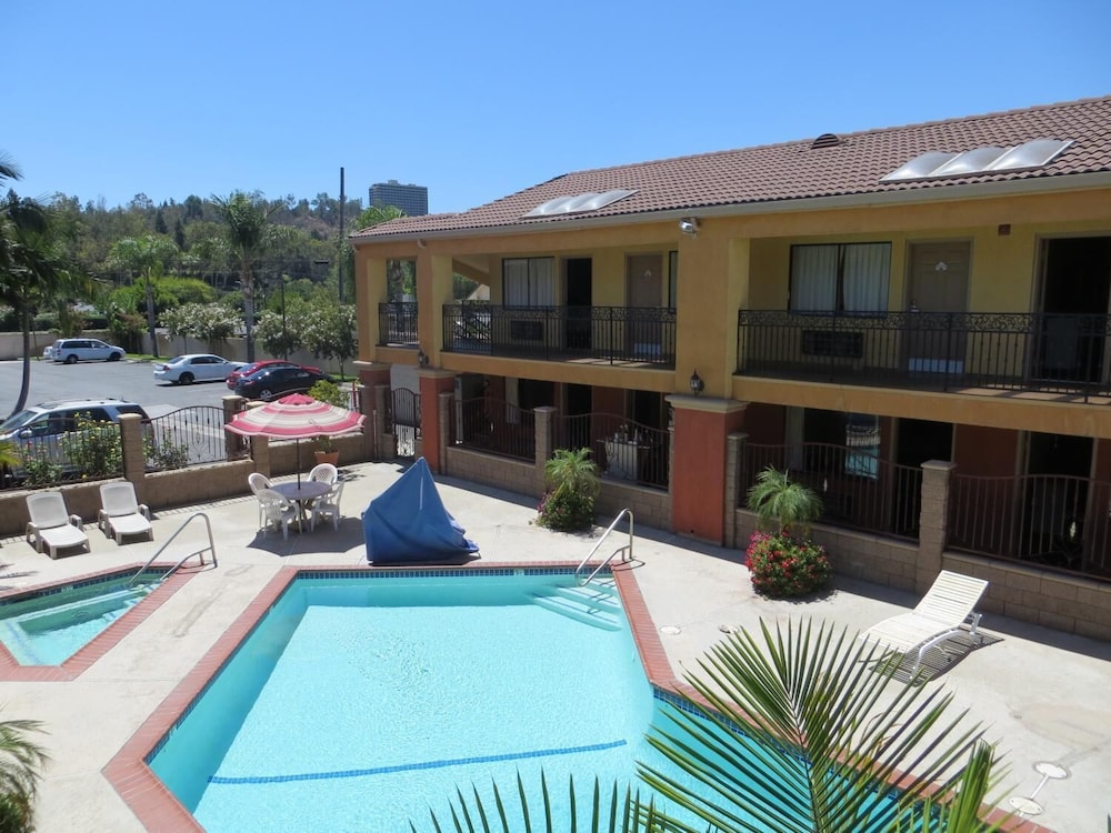 Azusa Inn Motel - photo 35