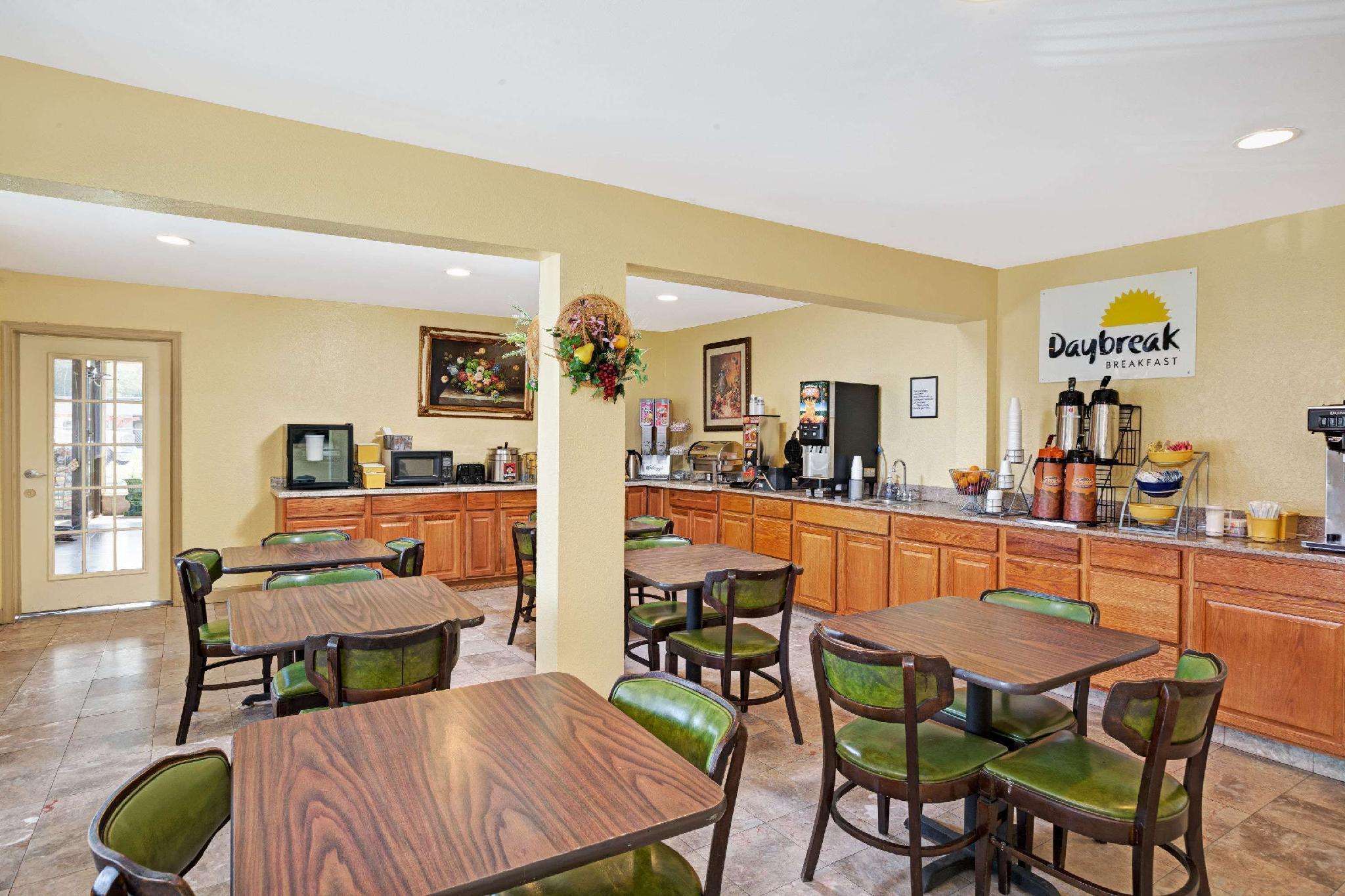 Days Inn by Wyndham Newport News - photo 6