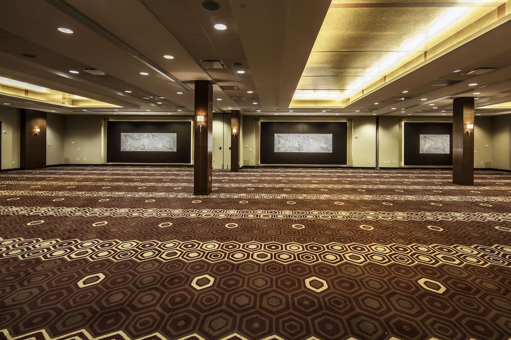 DoubleTree by Hilton Hotel & Suites Pittsburgh Downtown - photo 57