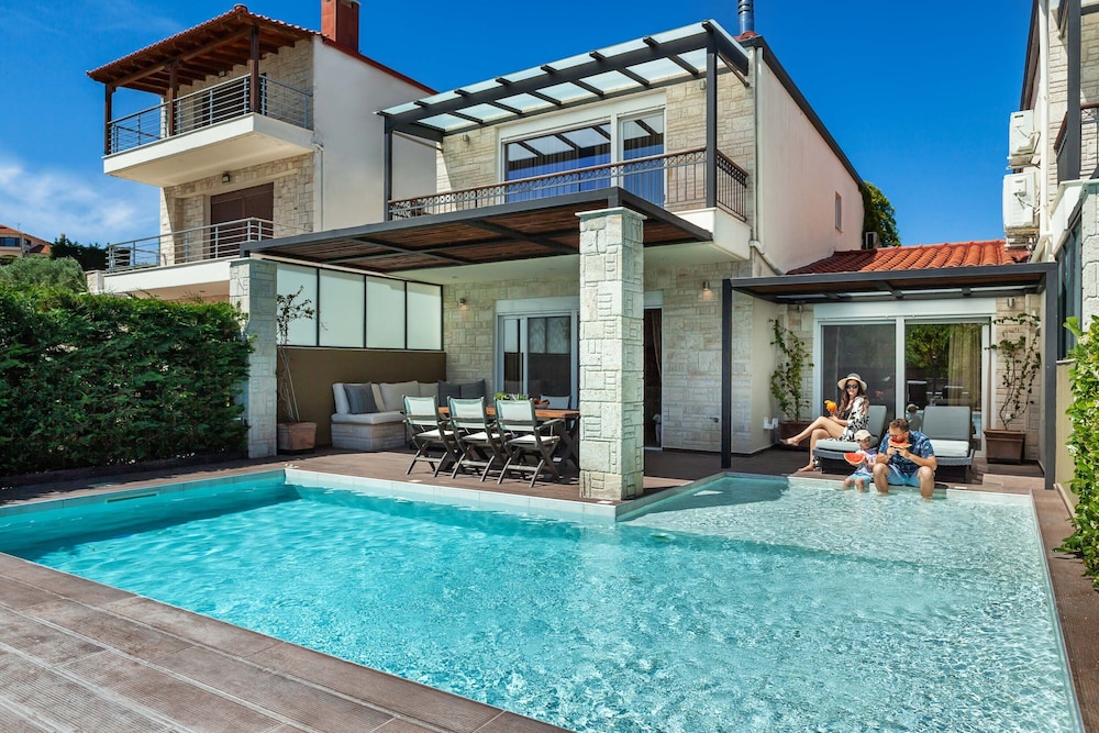 Sunny Villas Exclusive — 4-Star Luxury Hotel in Kassandreia, Greece