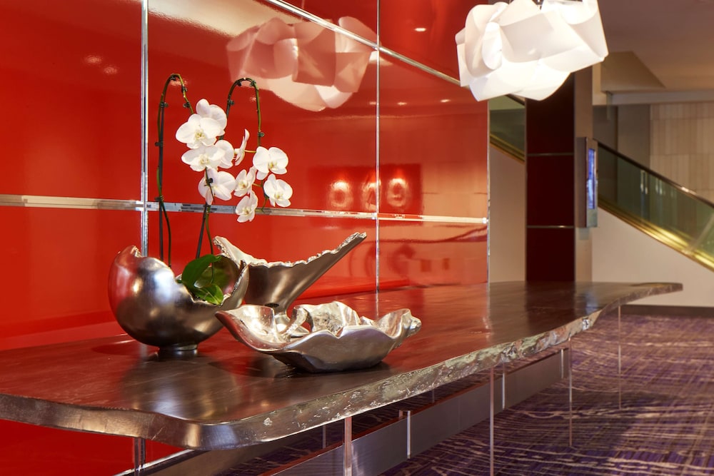 Hilton Long Beach Hotel - photo 3