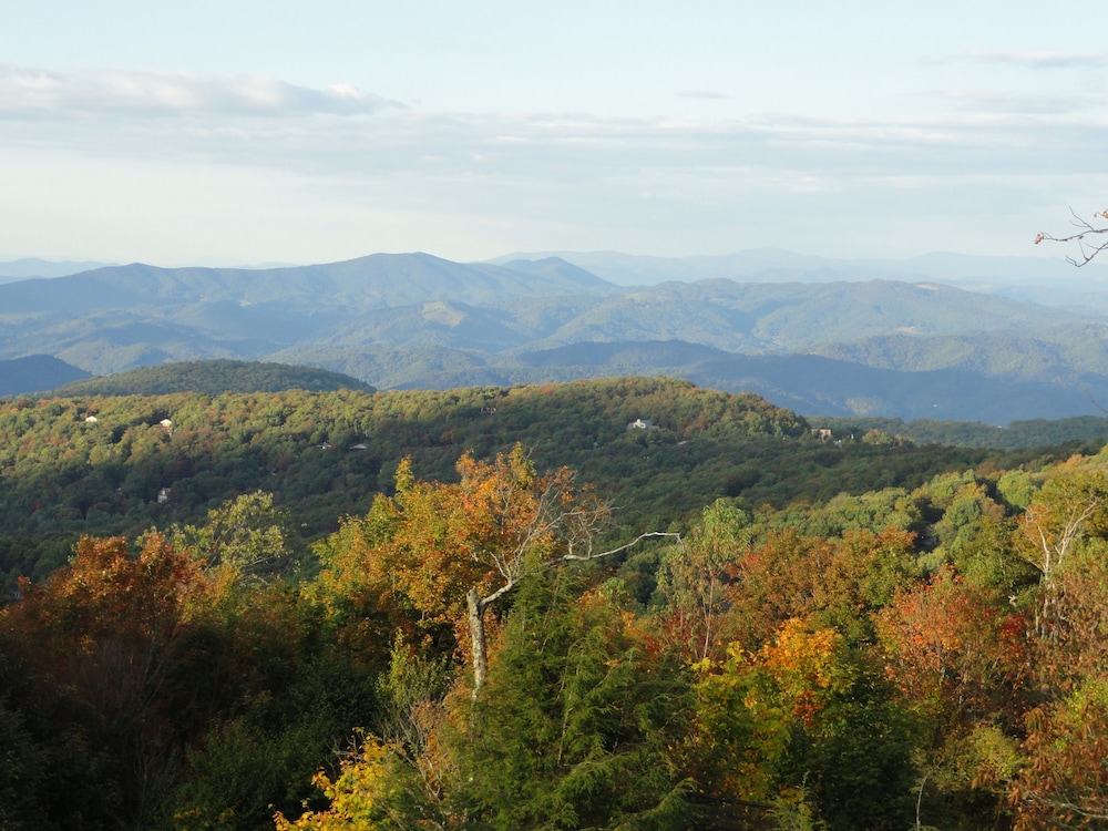 4 Seasons at Beech Mountain in Banner Elk, United States