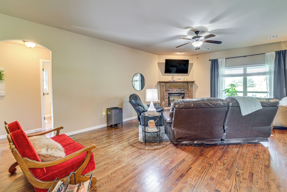 Tulsa Area Retreat w Trail Access Private Patio — Claremore — photo 4