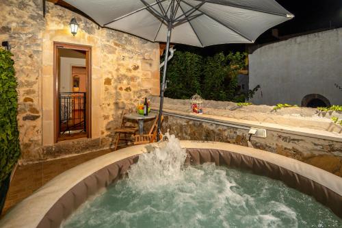 Villa Sofita with jacuzzi — 4-Star Luxury Hotel in Rethymno, Greece