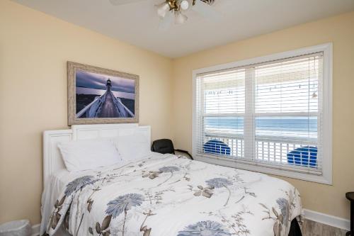 Absolute Beach by Oak Island Accommodations - photo 21