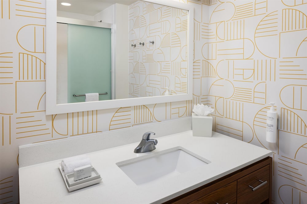Home2 Suites by Hilton Roseville Minneapolis - photo 24