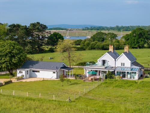 Moo Cottage — 4-Star Luxury Hotel in Lyndhurst, United Kingdom