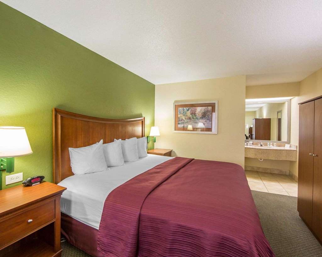 Quality Inn Merchants Drive - photo 15