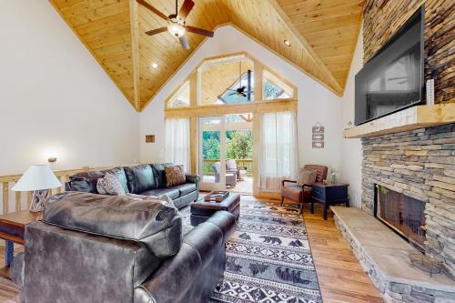 Woodstone Trail Tranquility - last minute hotel in Ellijay