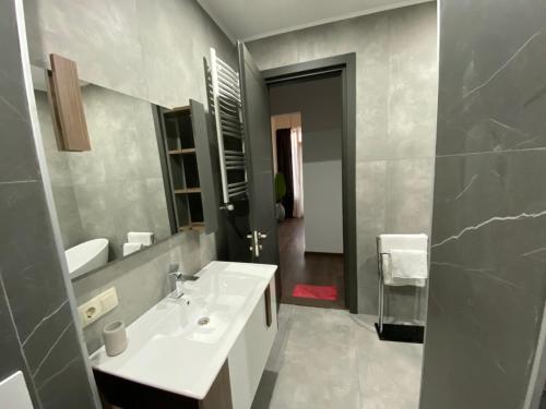 Apartment Sixteen