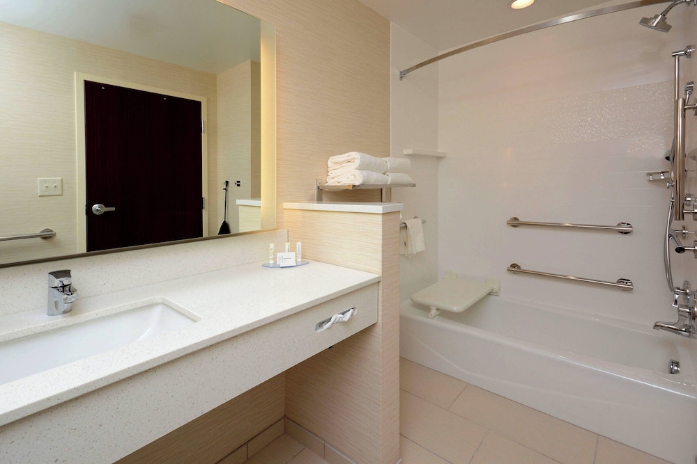 Fairfield Inn & Suites by Marriott Raleigh Capital Blvd. I 540 - photo 30