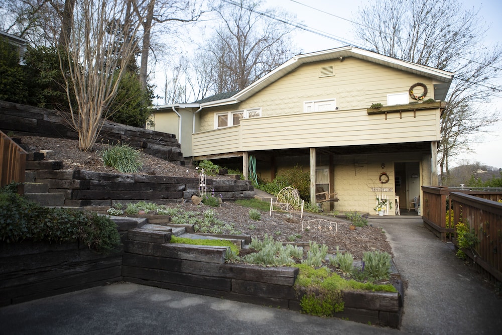 The Chimney Rock Inn & Cottages - photo 42