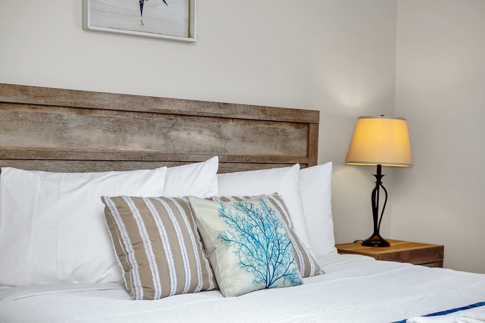 Family Oasis Cozy Retreat With Bunk Room - photo 7