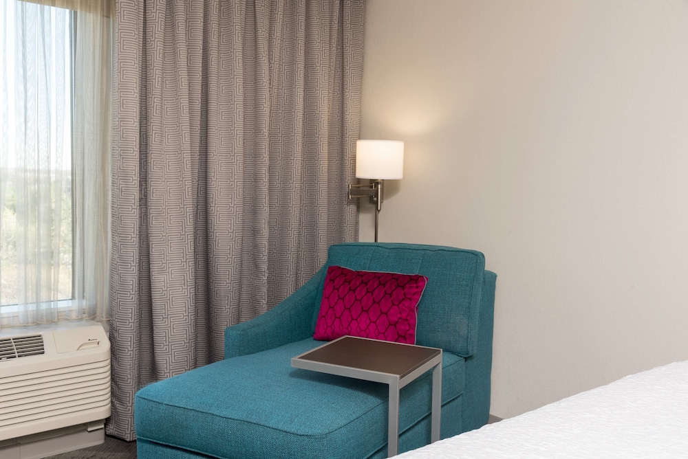 Hampton Inn & Suites Chicago Schaumburg - photo 14