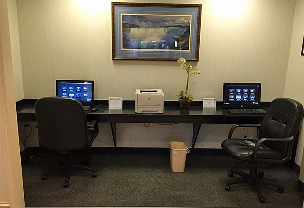 Holiday Inn Express Hotel & Suites Buffalo Airport by IHG - photo 28