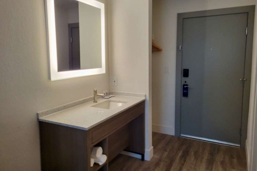 Comfort Inn Battle Mountain Midway Between Elko and Winnemucca - photo 5