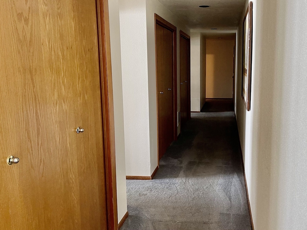 The Sandcastle Beachfront Hotel - photo 40
