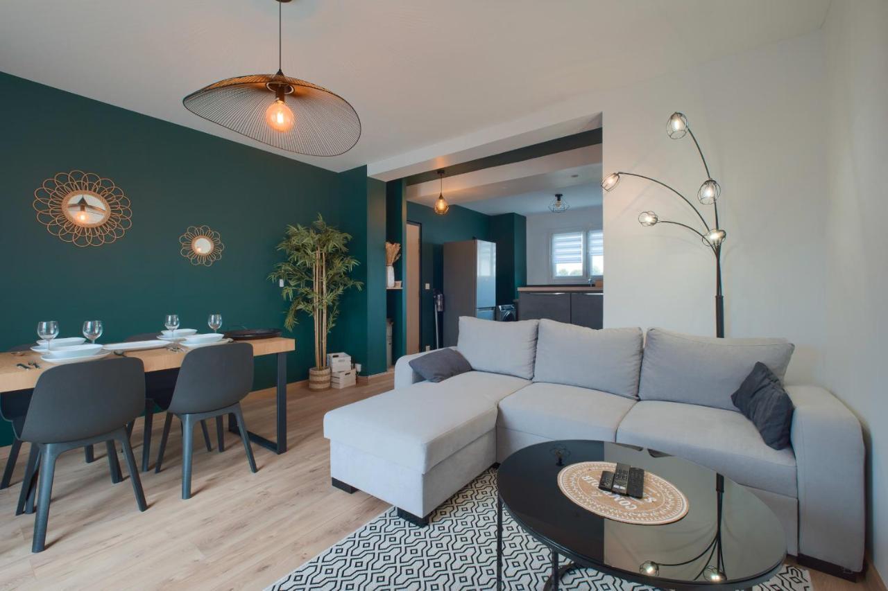 Le Solferino Balcon Parking Wifi in Laval, France