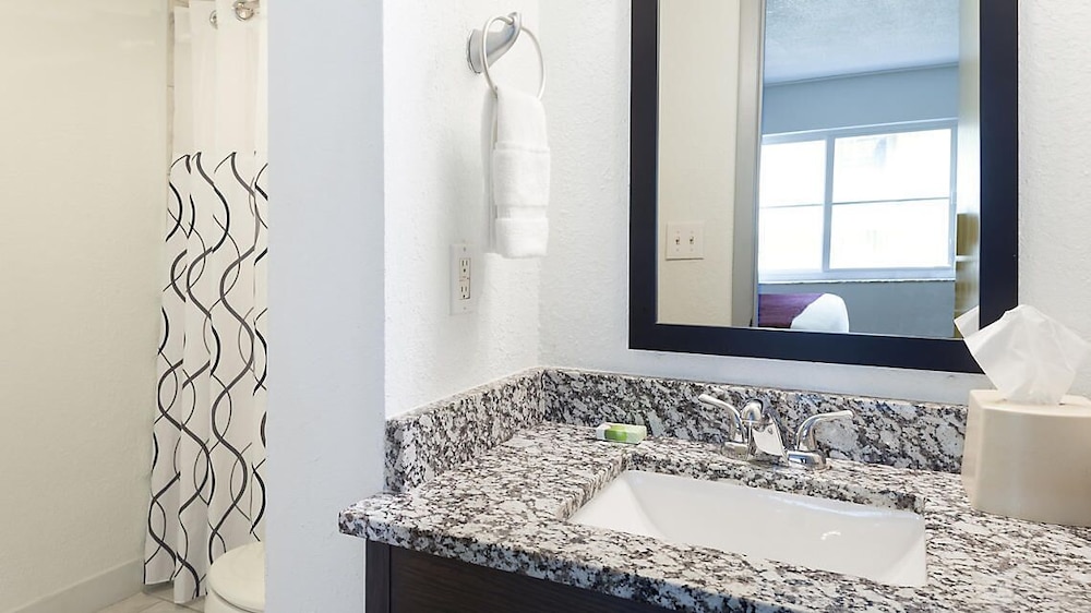 Bluegreen Vacations Solara Surfside Ascend Resort Collection - photo 18